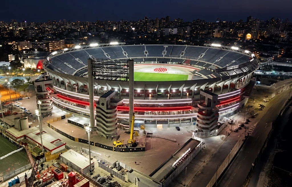 Estdio de River al inicio de sus obras de techado